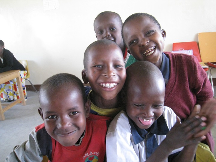 A visit to the Africa branch ①,The future leaders of Tanzania